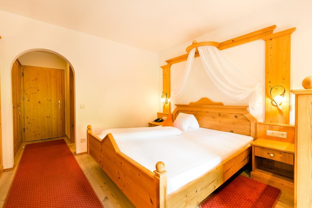 Berghotel Racines Habitación foto